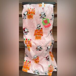Cute 🥰 Peanuts Berkshire 60” x 70” Velvetloft Throw Blanket Snoopy Christmas